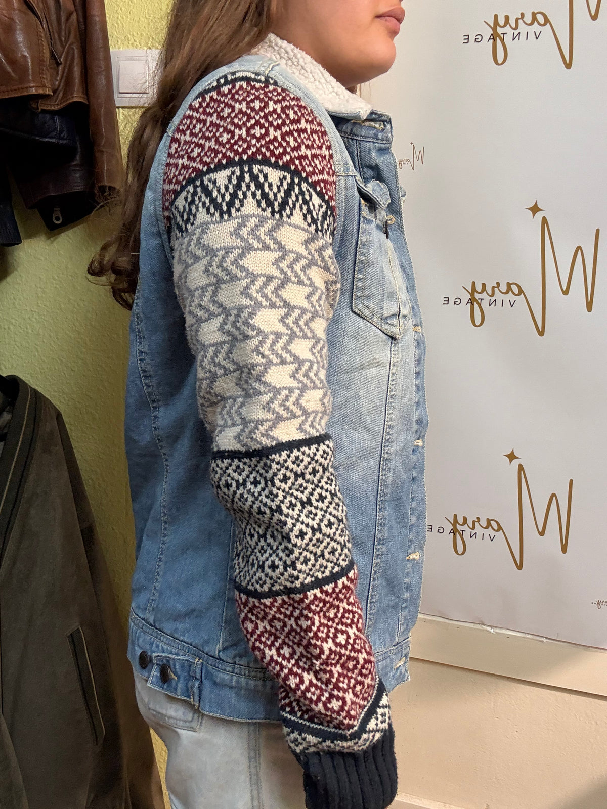 Chaqueta Vaquera con Mangas tejidas, Mickey Mouse customizada